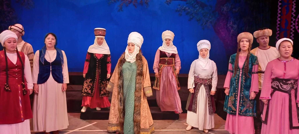 Историю любви и служения кыргызскому народу расскажут во время гастролей на сцене нового Ошского государственного академического узбекского музыкально-драматического театра имени Бабура.