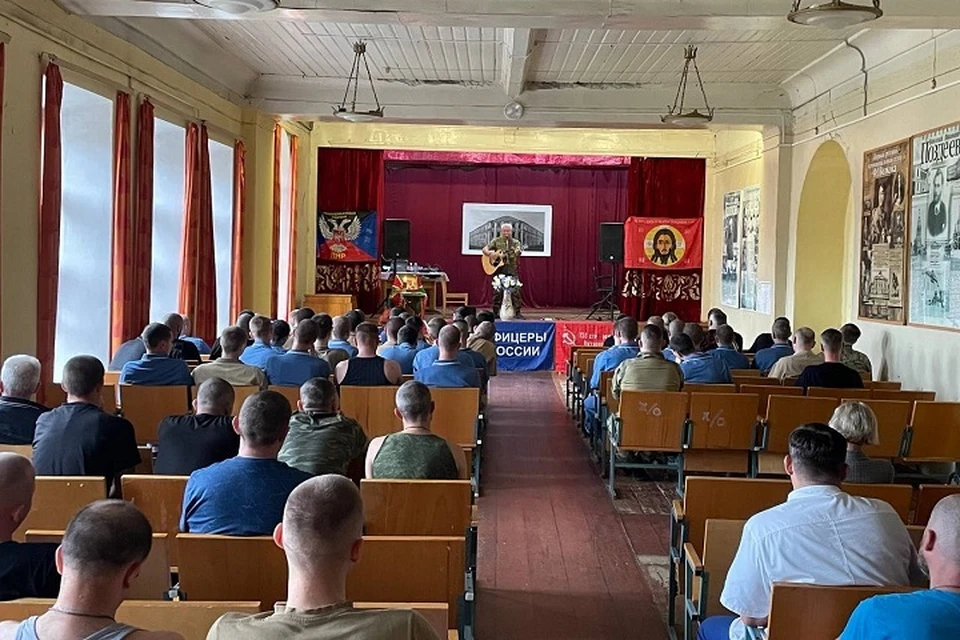 В Ярославском военном госпитале прошел концерт для бойцов. ФОТО: телеграм-канал "Ярославская дружина"