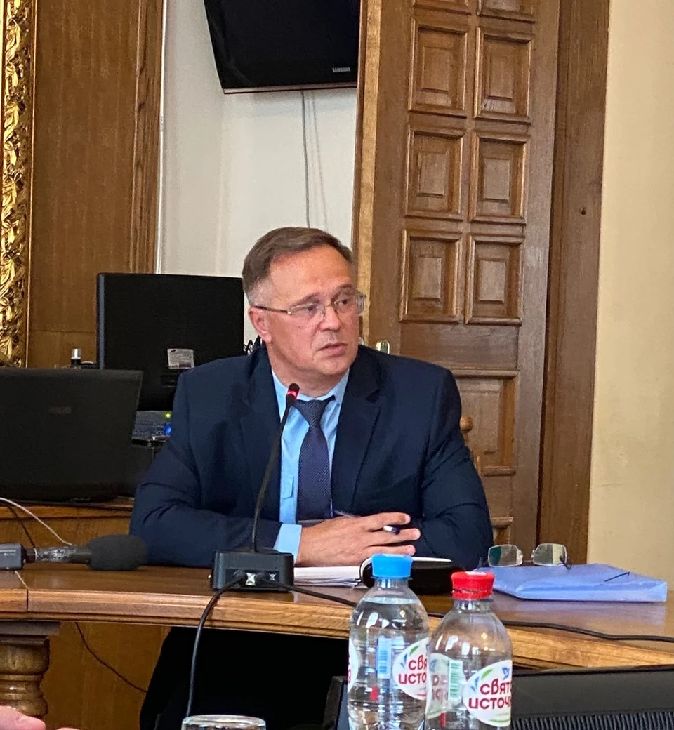 Директор ОГКУ «Организатор перевозок» Сергей Будько ответил на вопросы депутатов думы города Костромы. Фото: пресс-служба думы города Костромы