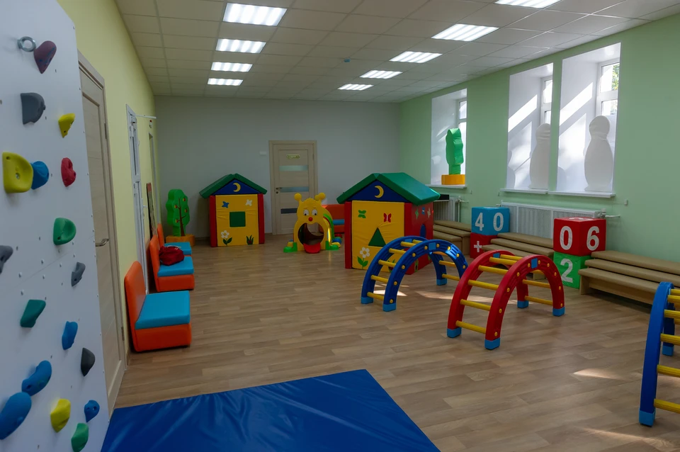 Мальчик пожаловался родителям на агрессивную воспитательницу.