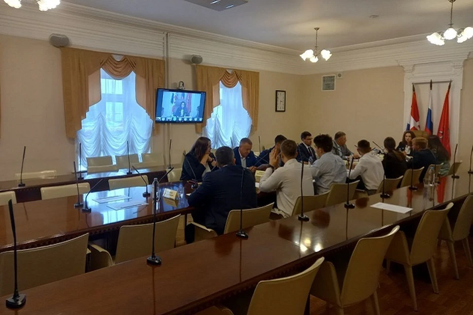 Участие в мероприятии приняли молодые парламентарии из 14 регионов ПФО.