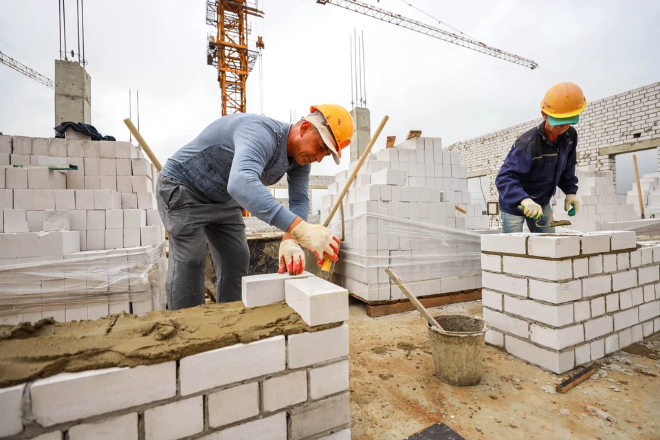 обследование зданий и сооружений. профессии строительства. благодаря строительству. благодаря строительству. стройка фото.