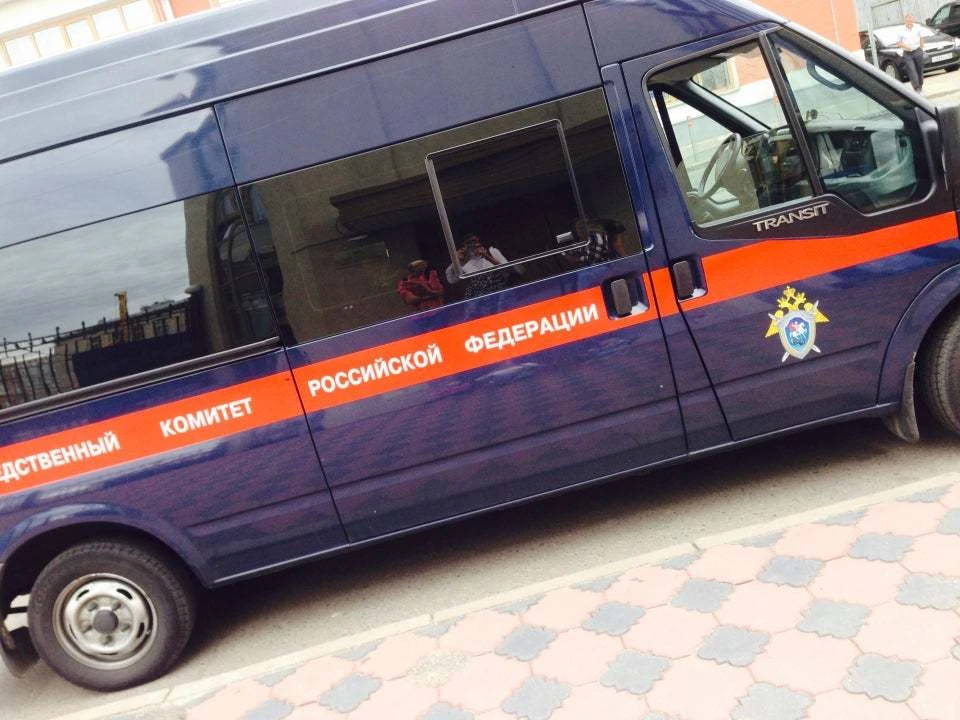 В Кузбассе Следком России проверит обстоятельства падения металлического забора на ребенка.