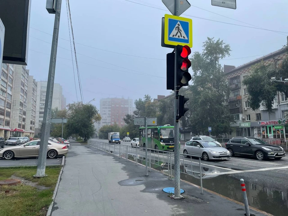 Тюменцы делятся завораживающими снимками тумана, окутавшего город.