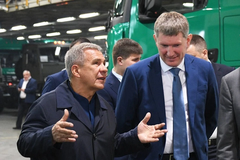 Министра сопровождали глава Татарстана Рустам Минниханов. Фото: rais.tatarstan.ru