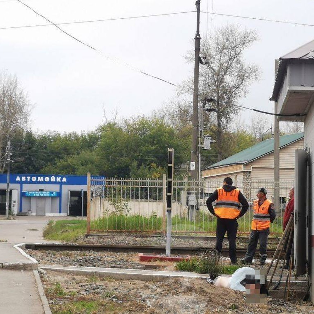 В Туле на железнодорожном переезде грузовой поезд насмерть сбил мужчину -  KP.RU