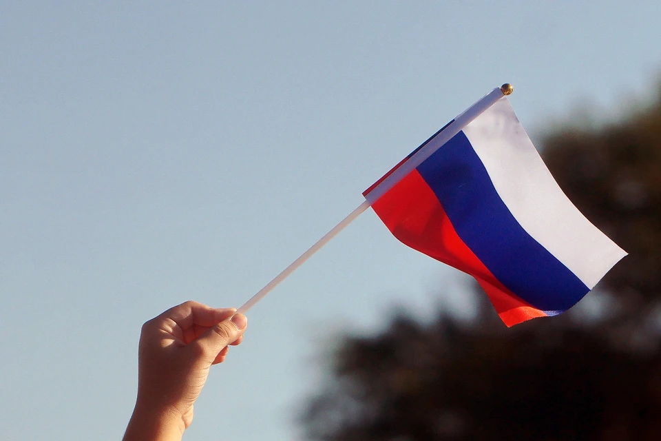 Молодые люди хотели погулять с флагом по Челябинску