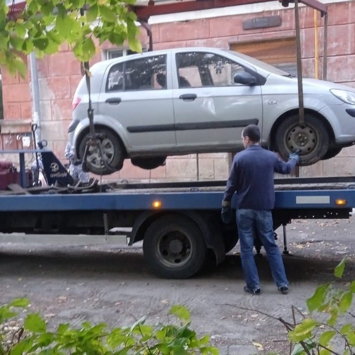 В Вологде за коммунальные долги у местных жителей изъяли автомобили - KP.RU