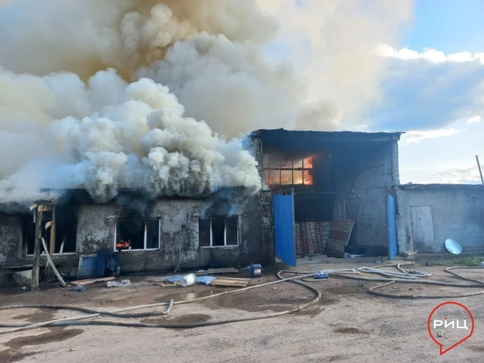 Пожар на складе в Боровском районе