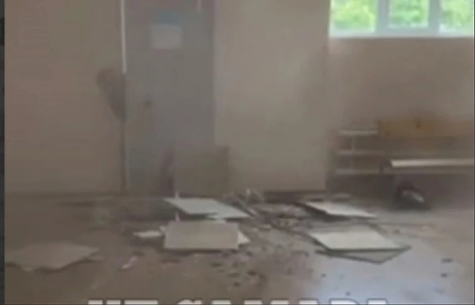 В школе обрушился потолок. Фото: "ЧП Самара"