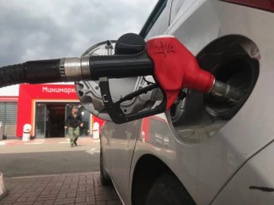 Цены на бензин снова внезапно выросли