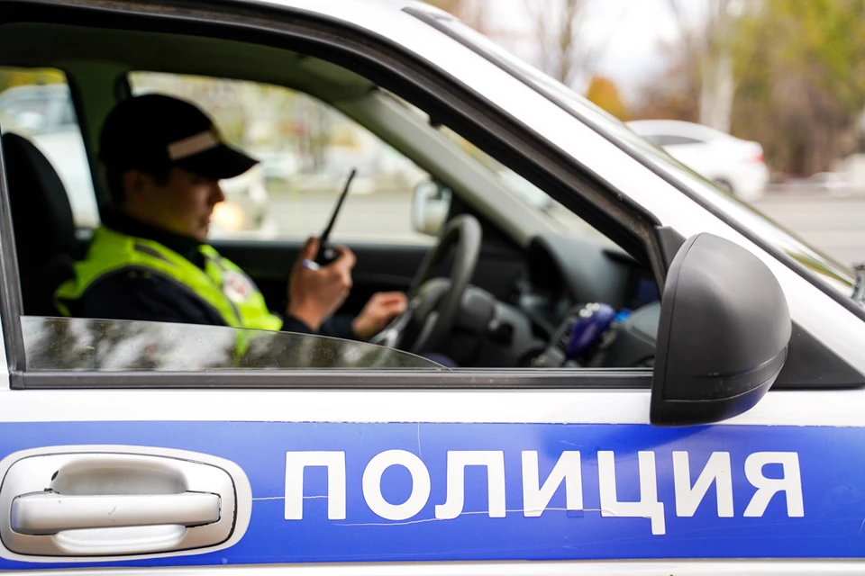 На неоднократные требования сотрудников полиции об остановке автомобиля водитель не реагировал.