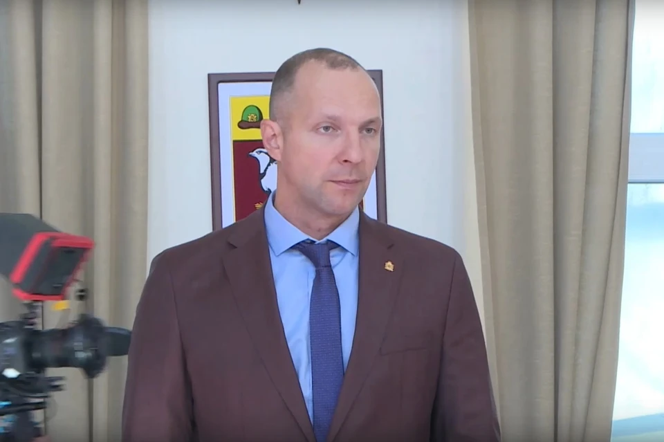 Артема Уворвихвоста представили в качестве министра ТЭК и ЖКХ Рязанской области.