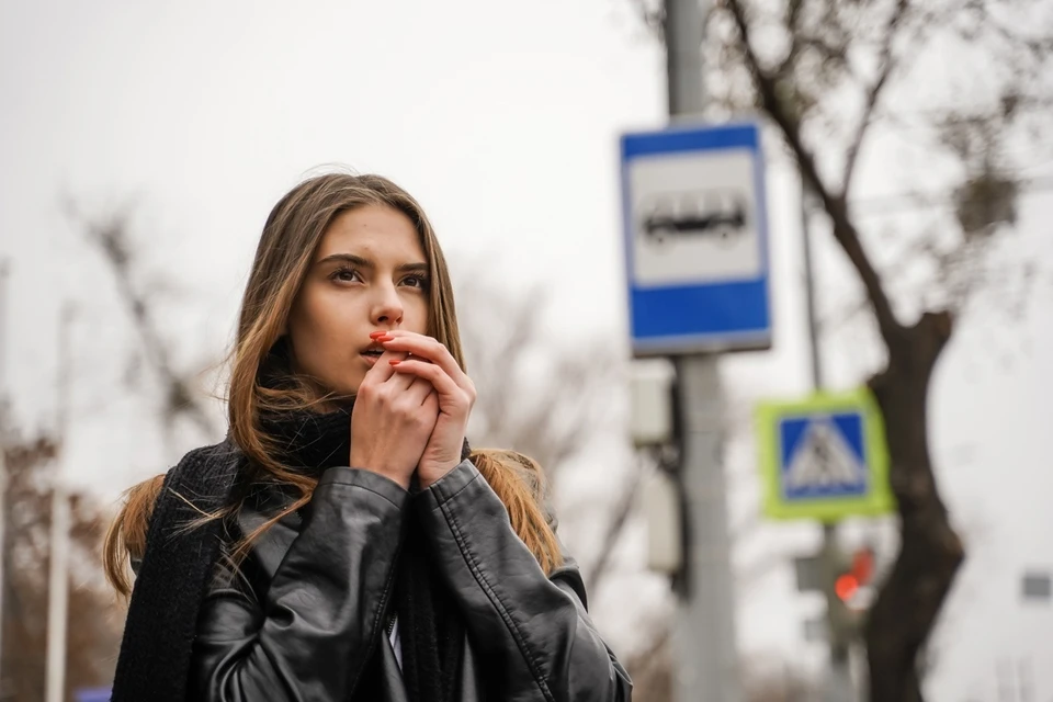 В связи с плохой погодой спасатели призывают водителей быть внимательными на дорогах.