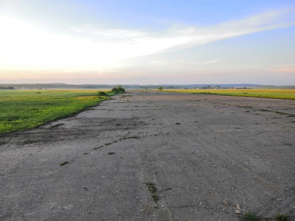 Летное поле в Усть-Ишимском аэропорту. Фото: Константин Ткачев.