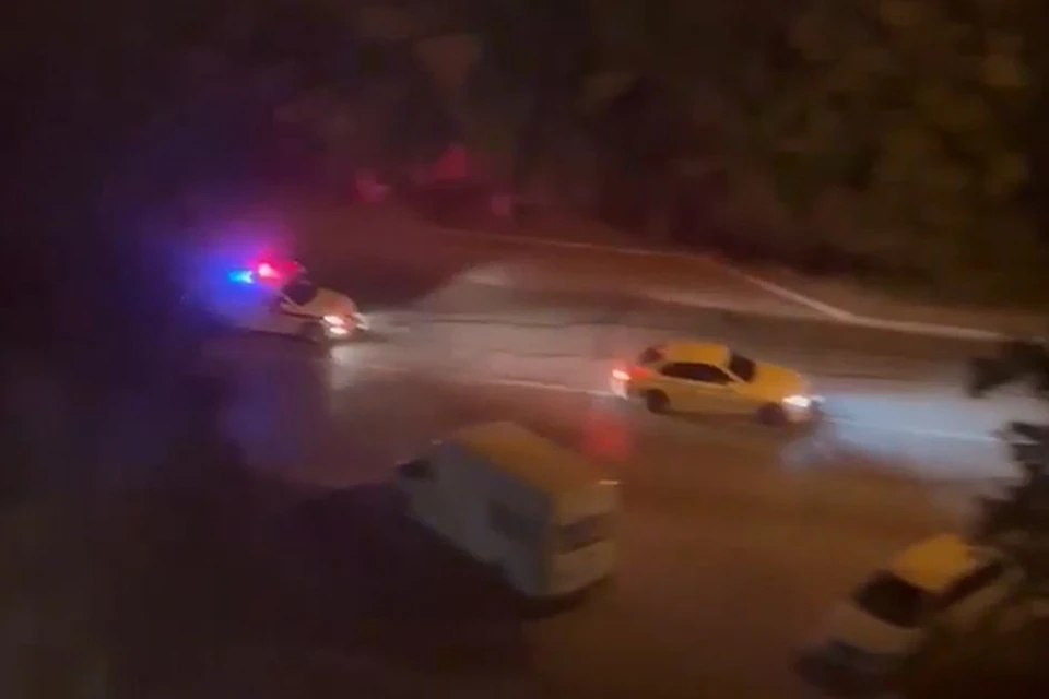 Полицейские продолжительное время преследовали автомобиль. Фото: стоп-кадр из видео «АСТ-54»