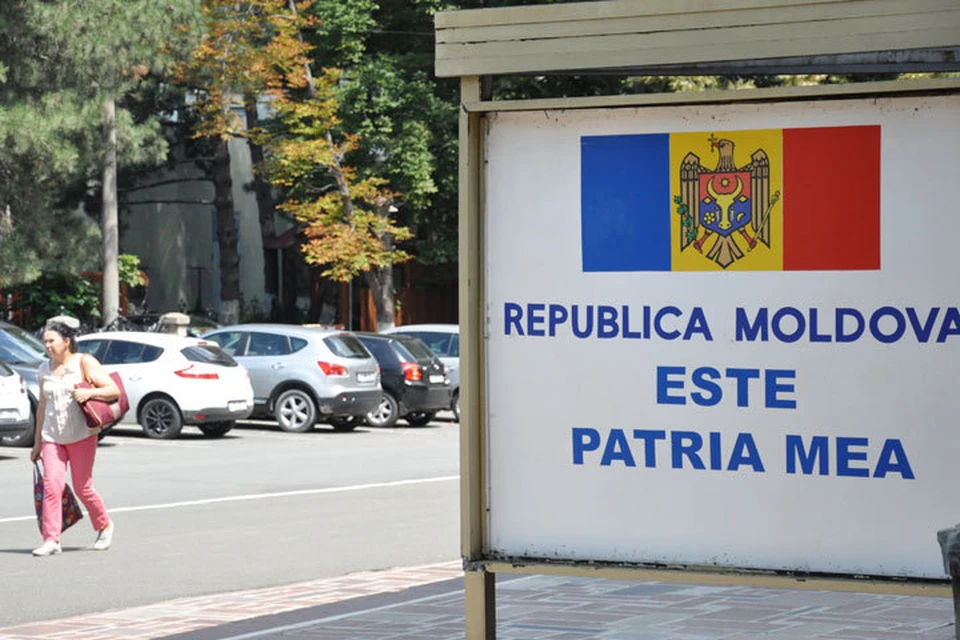 Многие наши мигранты годами не выбираются на Родину.