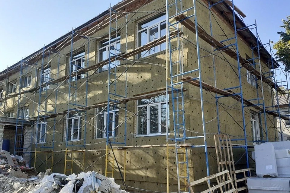 Регионы-шефы восстанавливают центр занятости в Волновахе. Фото: Республиканский Центр занятости ДНР