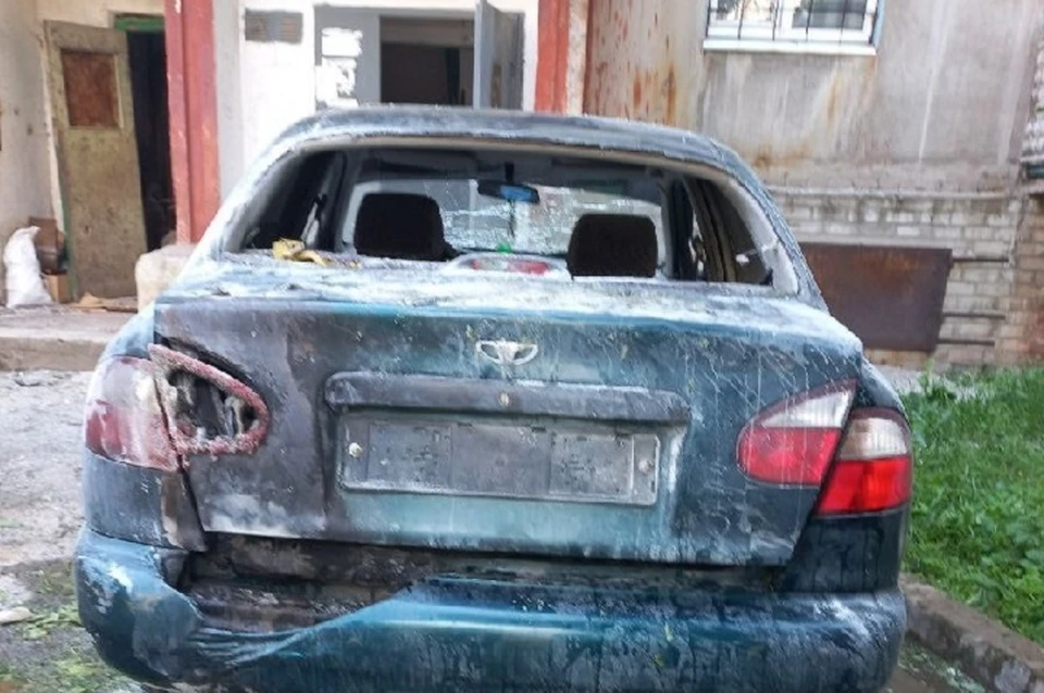 Боеприпас ВСУ повредил машину. Фото (архив): ТГ/Приходько