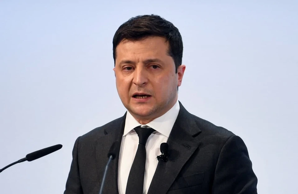 Экс-премьер Украины Азаров: Зеленский сохраняет власть благодаря конфликту