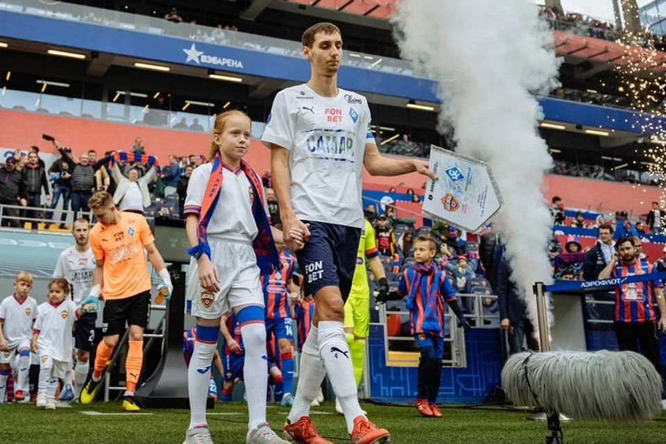 Голкипер "Крыльев" Иван Ломаев в матче с ЦСКА получил травму плеча. Фото: ПФК "Крылья Советов"