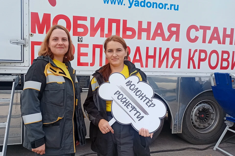 Желающих участвовать в акции оказалось больше, чем может принять мобильный пункт переливания крови за смену. Фото: предоставлено НК НПЗ.