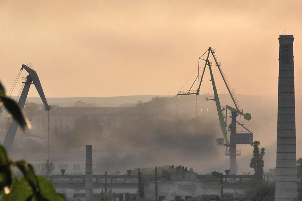 Развожаев: громкий звук в Севастополе связан с демонтажем аварийных конструкций