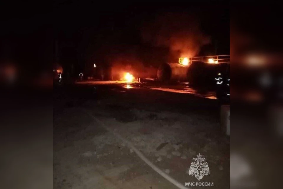 Экослужба проверила качество воздуха в поселках, расположенных вблизи возгорания цистерн с нефтепродуктами