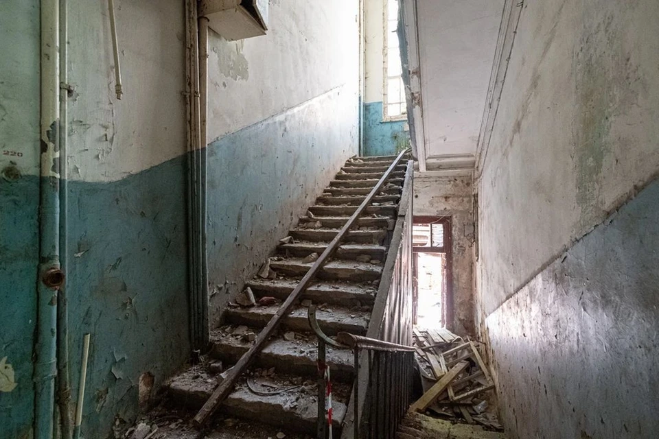 В Новосибирске снесут аварийный дом, которому больше 70 лет.