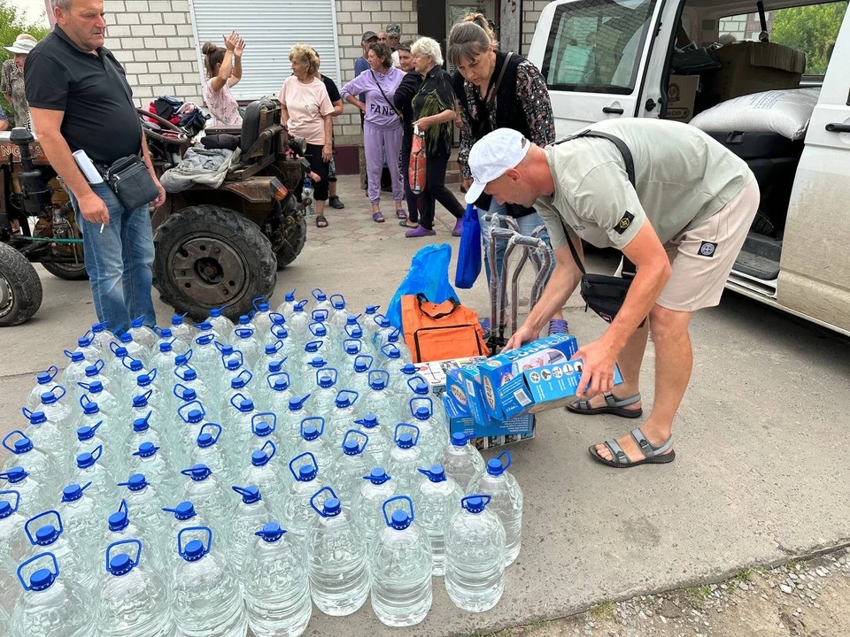 Жителям Алешкинского округа доставляют бесплатную воду Фото: ЕР