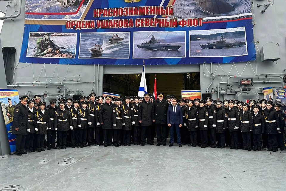 В Североморске в рамках акции «Сила V правде» посвятили в юнги воспитанников Североморского кадетского корпуса. Фото: Правительство Мурманской области