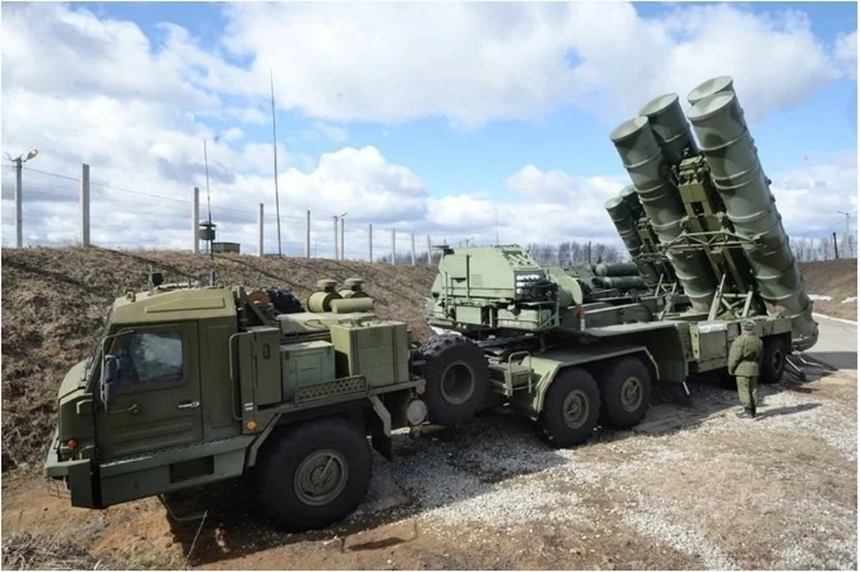 Системы ПВО и РЭБ уничтожили украинские снаряды в зоне спецоперации