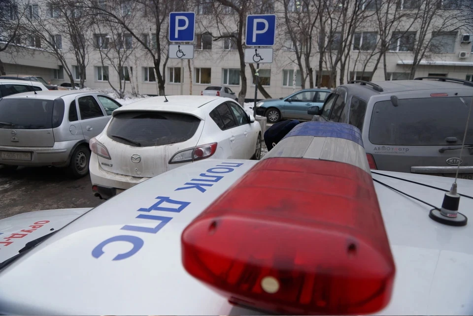 На месте ДТП работают оперативные службы города
