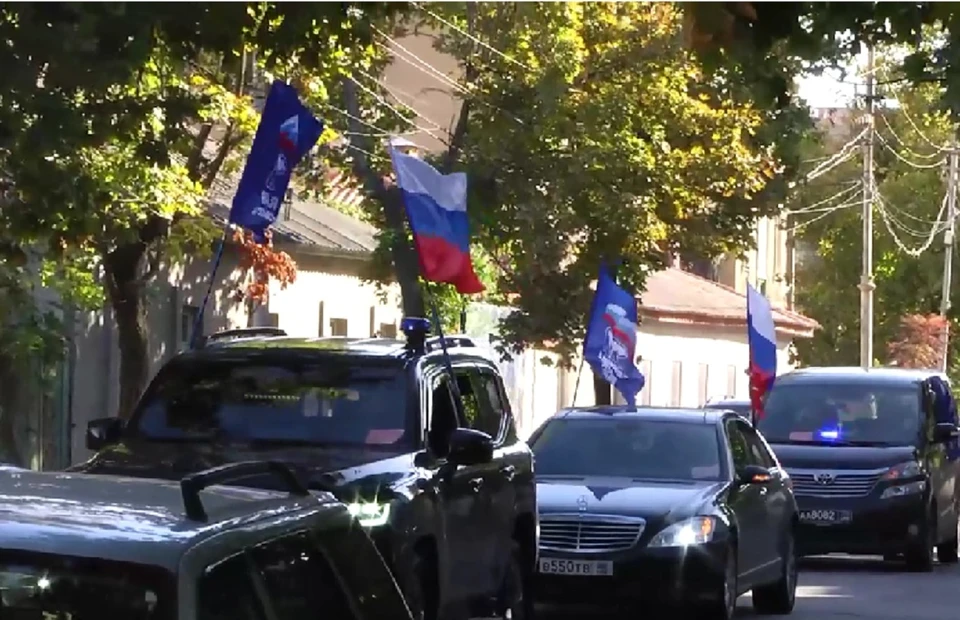 Участниками путешествия стали депутаты и активисты. Фото: кадр из видео "Единой России"