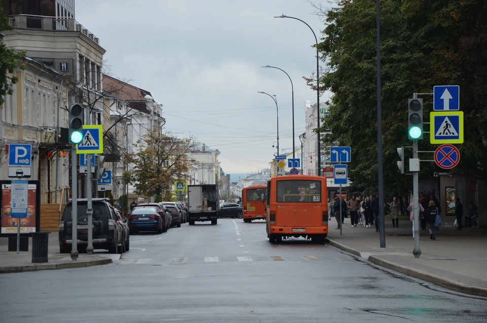 Нижегородец пожаловался на протекающую крышу автобуса во время дождя