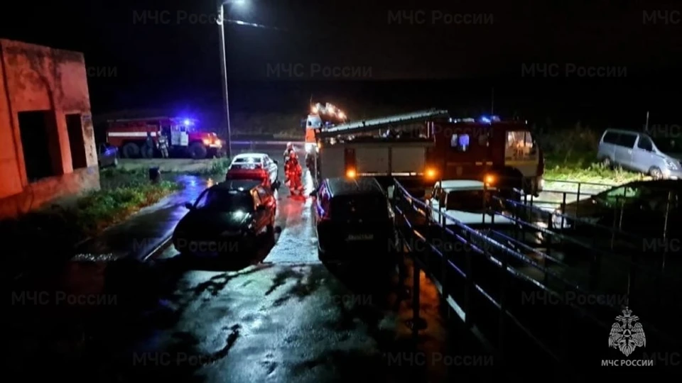 Во время пожара в многоквартирном доме в Алексине эвакуировали трех человек
