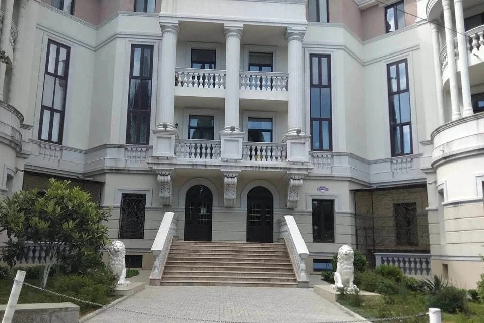 Квартиру Зеленского в Крыму пустят с молотка