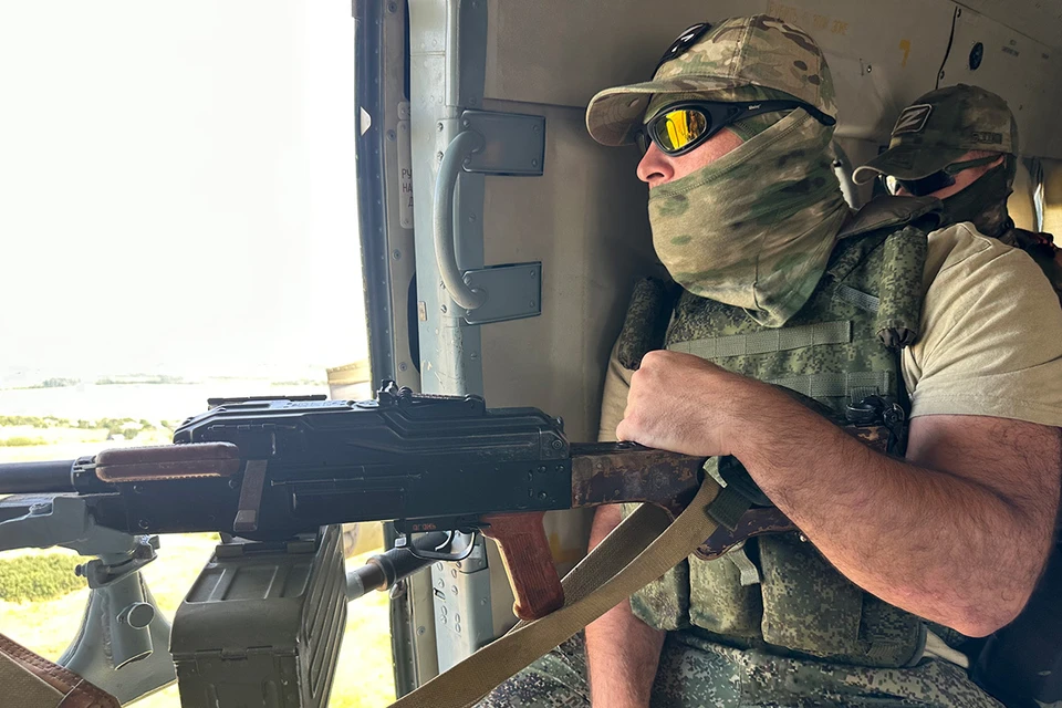С 24 февраля российские военные проводят на Украине спецоперацию по денацификации и демилитаризации страны.