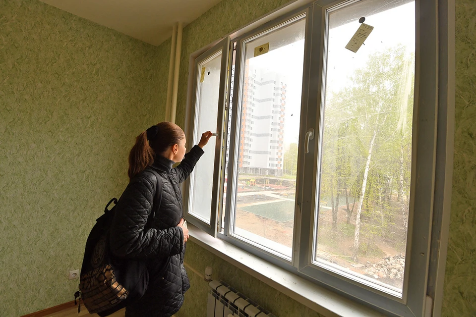 Проблема новых стеклопакетов в Ясиноватой, которая ежедневно обстреливается, скоро будет решена.