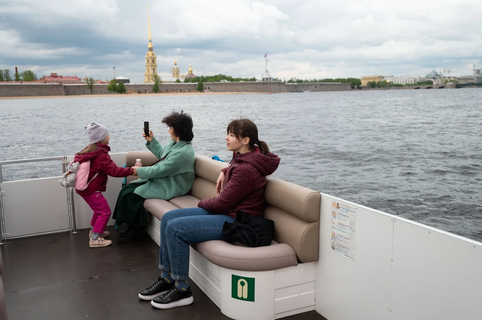 60% пассажиров - жители Петербурга.