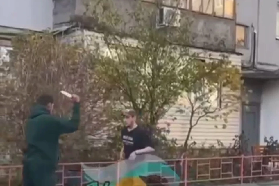 Кадрами очевидцы поделились в социальных сетях.