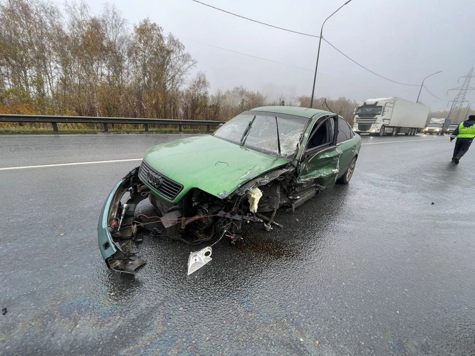 На Южной окружной в Рязани столкнулись Nissan Skyline и Audi A6.