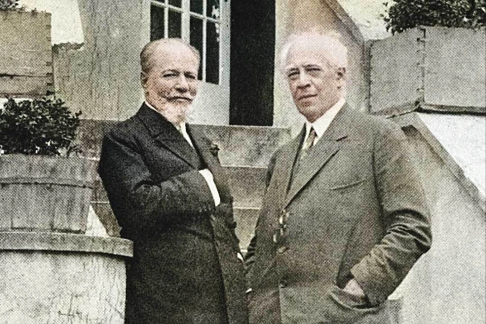 Константин Станиславский (справа) и Владимир Немирович-Данченко создали МХАТ вместе, но сохранить дружбу и творческий союз не смогли - об их многочисленных конфликтах слагали легенды.