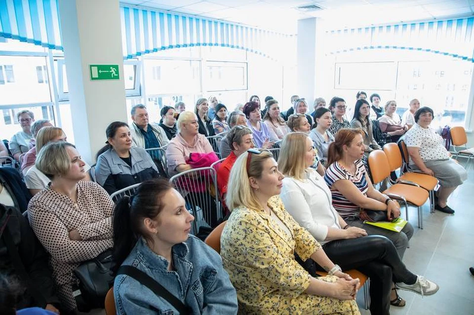 Женская и детская одежда и обувь, одежда для беременных и товары для детей