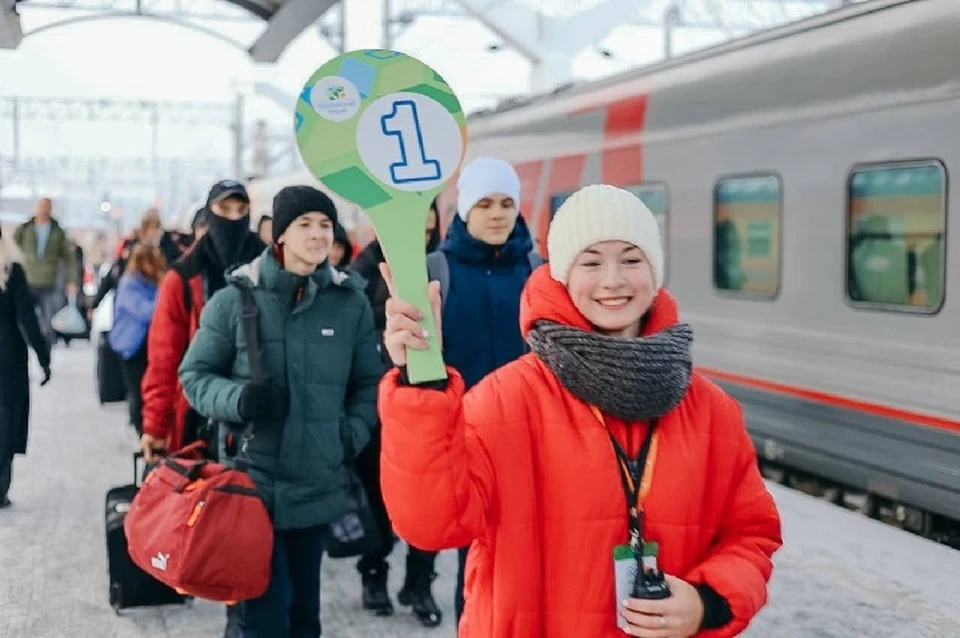 Осенние каникулы в Санкт-Петербурге проведут более 100 школьников из Мариуполя. Фото: ТГ/Беглов