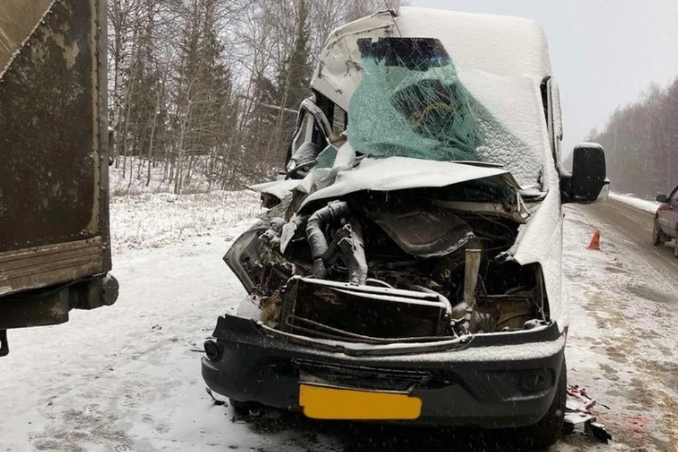 Устанавливаются обстоятельства аварии. Фото: первый отдел УГИБДД МВД по Удмуртии