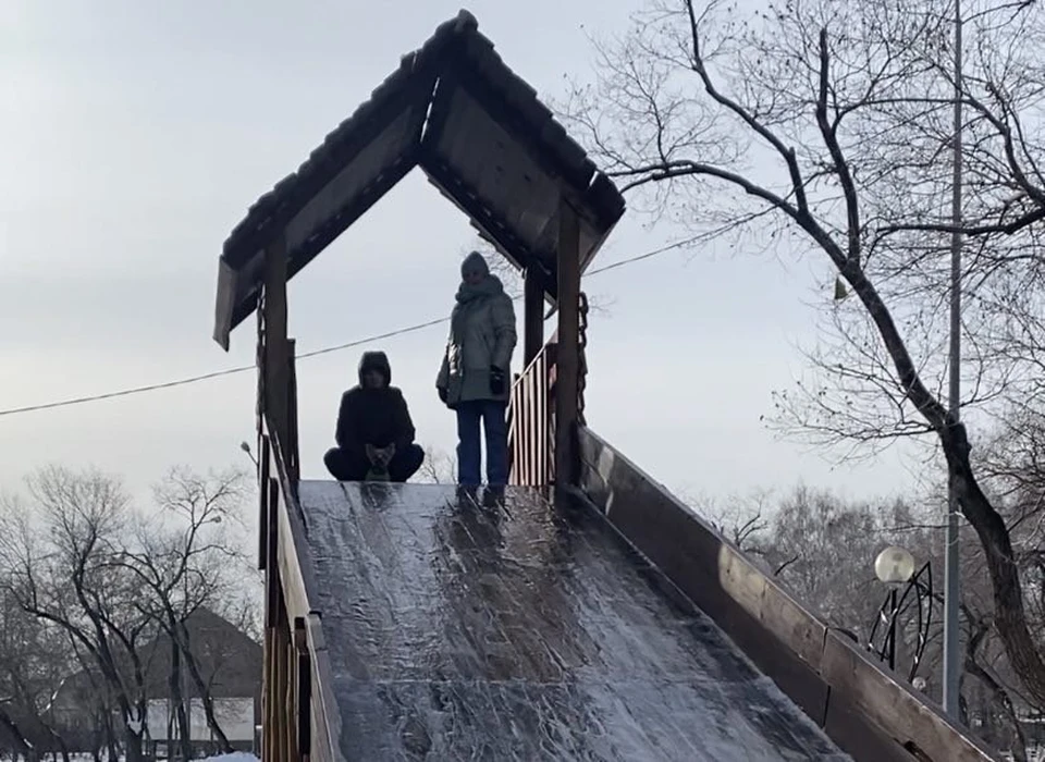 Первые зимние травмы фиксируют врачи в Тюменской области.