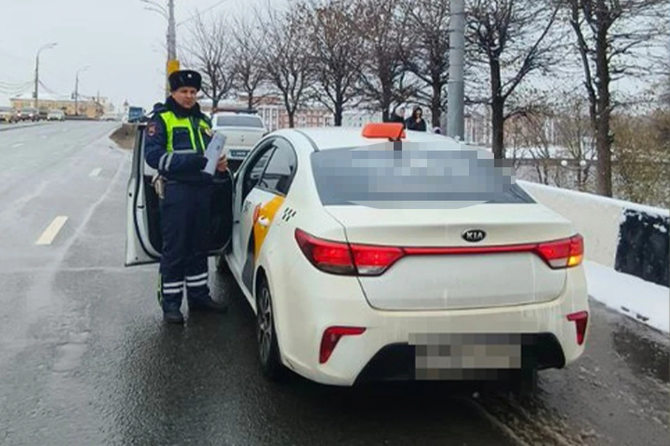 Пять автомобилей такси отправили на спецстоянку в Твери Фото: отдел ГИБДД УМВД России по г. Твери