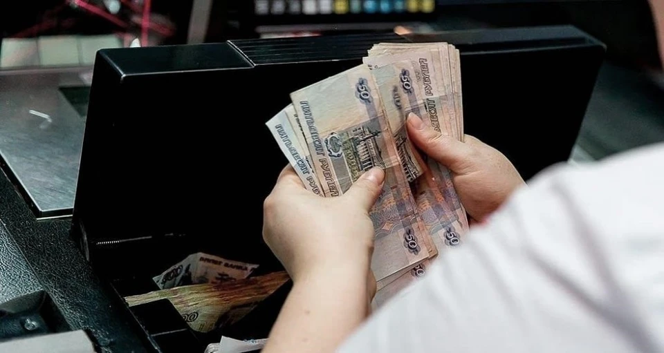 В Калуге продавец делала отмену чеков покупателям, а деньги оставляла себе