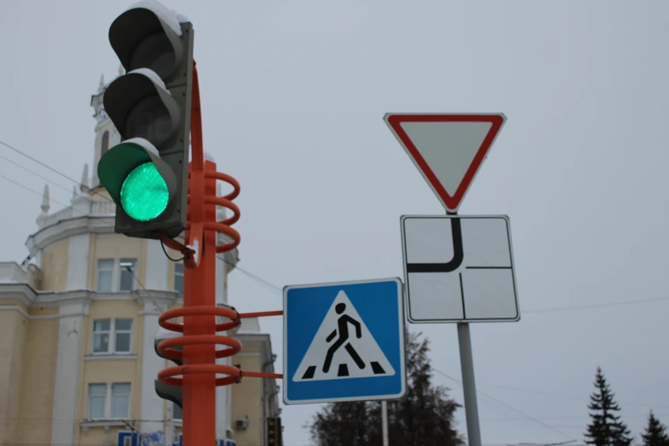 Сегодня не будут работать светофоры на пересечении улиц Рабочая и Коммунистическая.